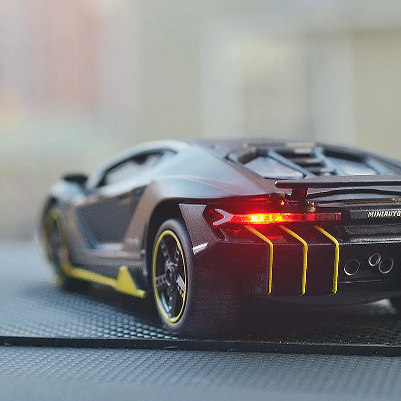 1:32 Масштаб Lamborghinis LP770 сплав модель автомобиля литая модель игрушечного автомобиля высокая симитация автомобиля игрушки для детей рождественские подарки