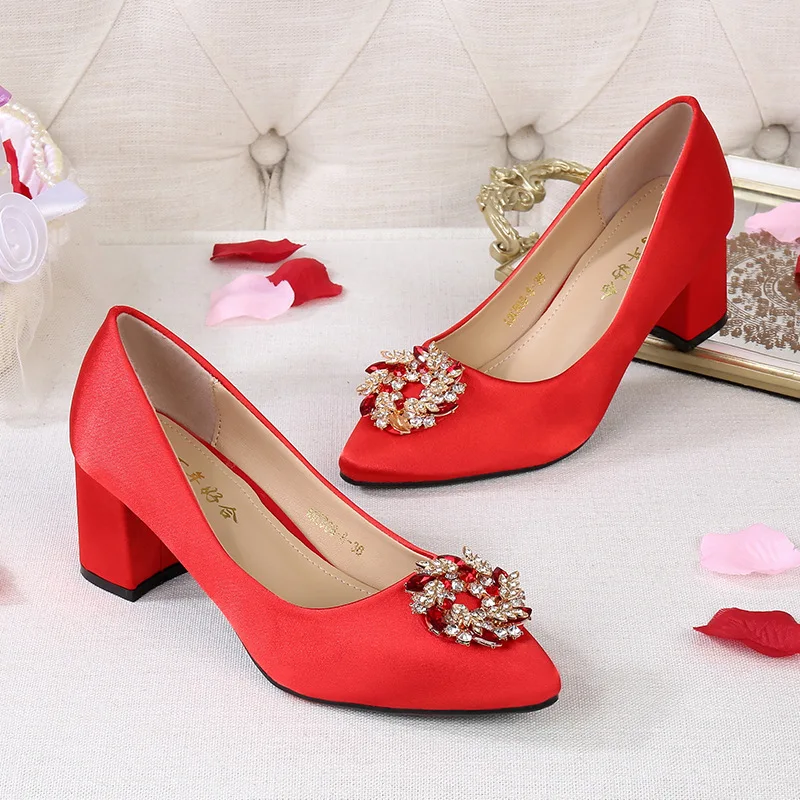 

Chinese Style Marriage Shoes Red Man-made Diamond Chunky-Heel Semi-high Heeled Pointed-Toe Xiu Shoes Bridal Shoes Wedding Shoes