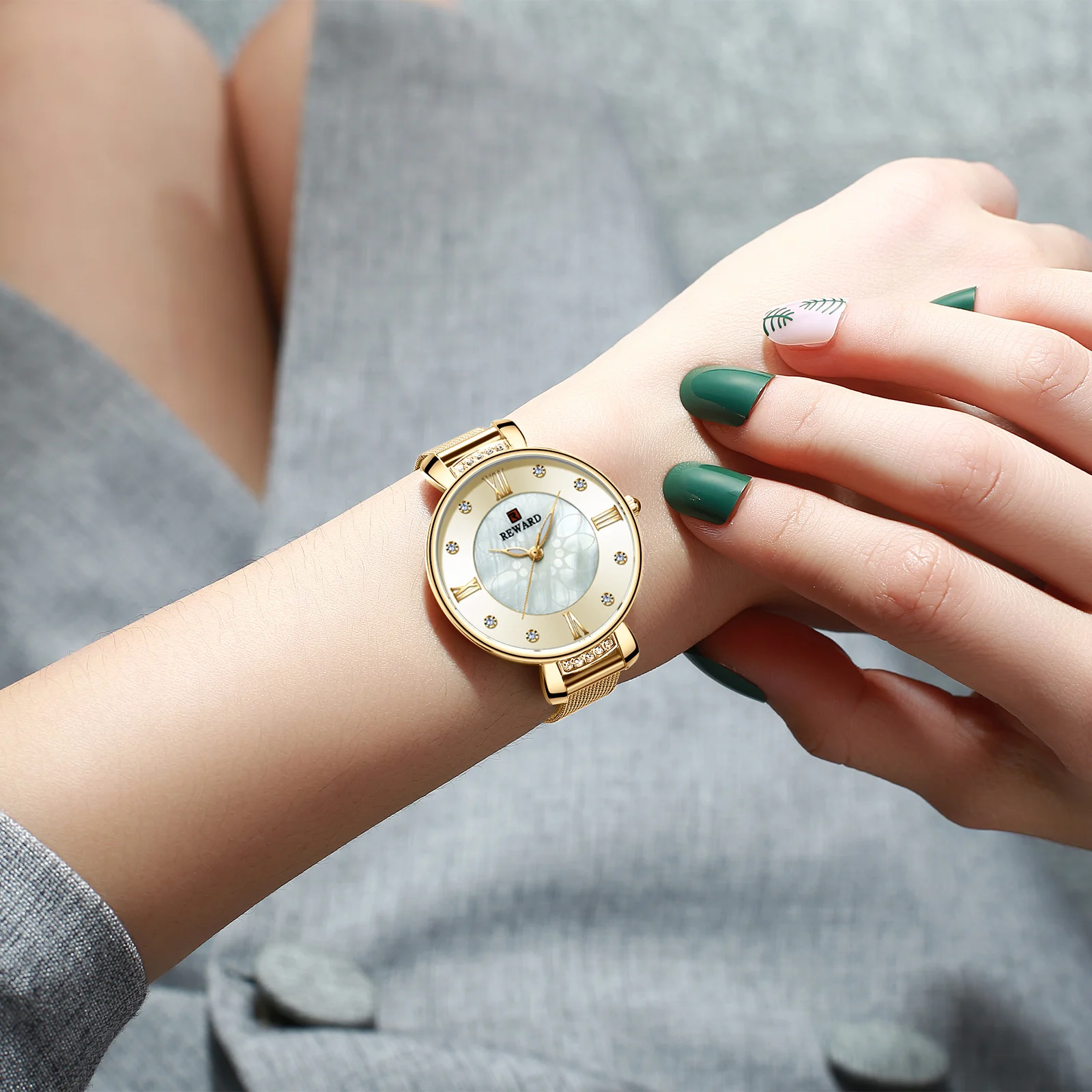 Luxury Ultra-thin Womens Watches Fashion Color Glass Analog Quartz Watch Dadies Green Dial Mesh Casual Waterproof Wristwatch