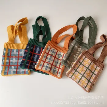 

2020 New Women Knitting Slung Shoulder Plaid Bag