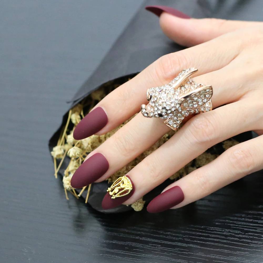 

Handmade INS popular Stiletto Burgundy fake nails matte false nails gold jewelry