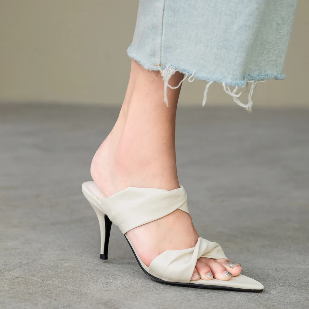 

women slippers summer High-heeled fashion shoes 2020. New, stylish flip-flops