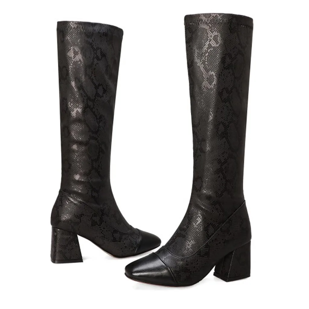 Обувь; модные женские ботинки; zapatos de mujer; женские Сапоги выше колена с боковой молнией; высокие сапоги-трубы на высоком квадратном каблуке со змеиным узором