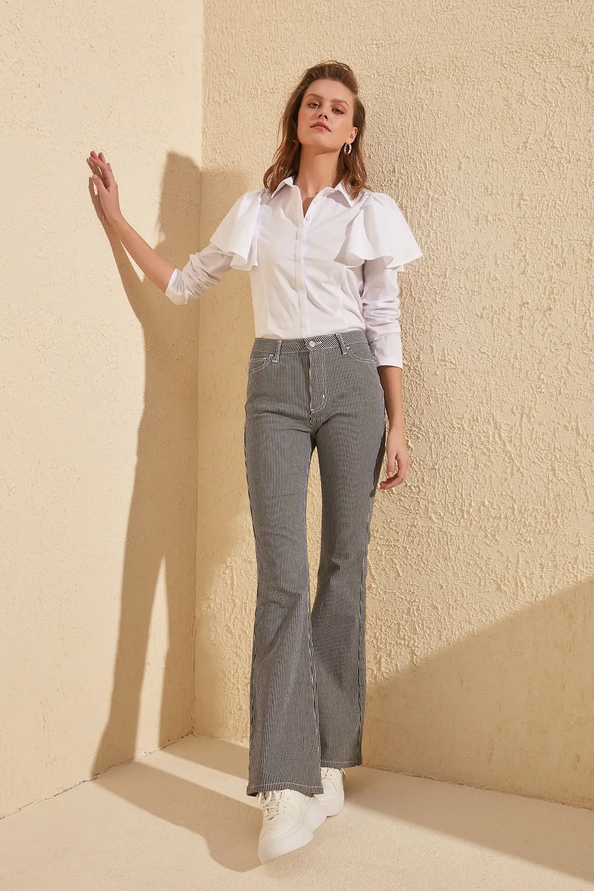 

Trendyol Striped High Waist Flare Jeans TWOSS20JE0123