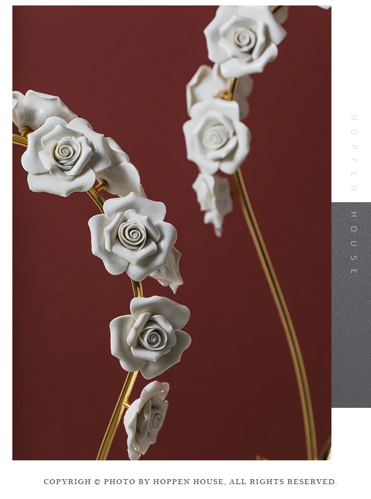 Luxo florescendo branco rosas de cerâmica com