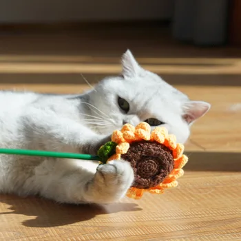 

Funny Cat Stick Bite-resistant Molar Wool Toy Yellow Flower Style Cat Mint Net Red Bell Toy Cat Supplies Interactive Toys