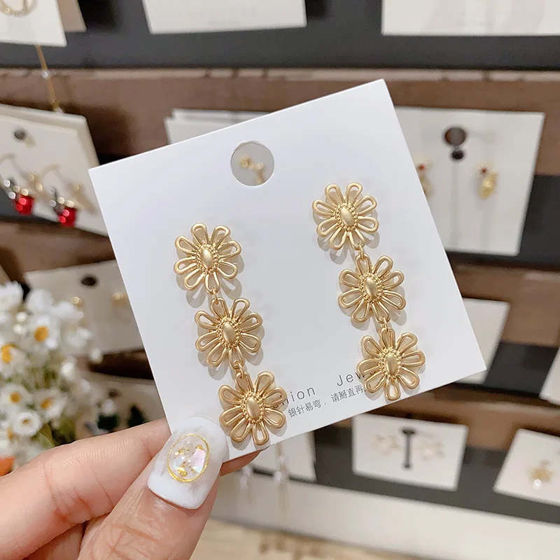 15868008765_1273208537