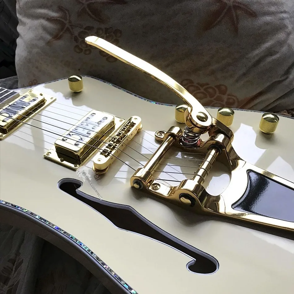 Custom shop Пользовательские электрогитары, цвет оболочки перламутровая привязка, молочно-белый, f-отверстие, система vibrato большой джойстик, Золотое оборудование