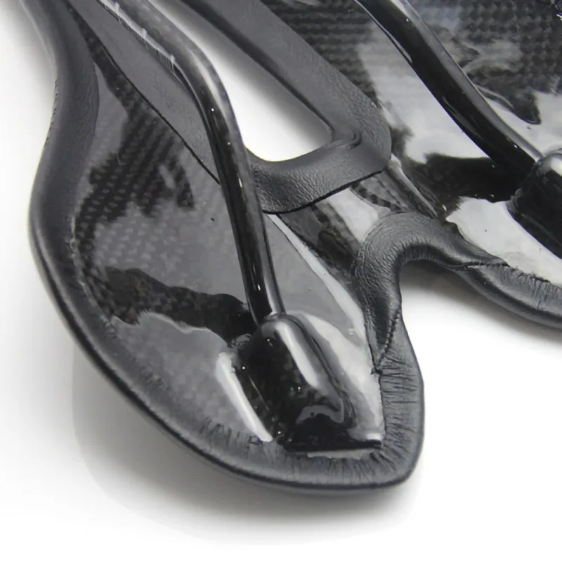 GUB 1158 Carbon Fiber Ultra Light Leather Cushion Road Bike Carbon Fiber Tube Pad Riding Bicycle Seat\'