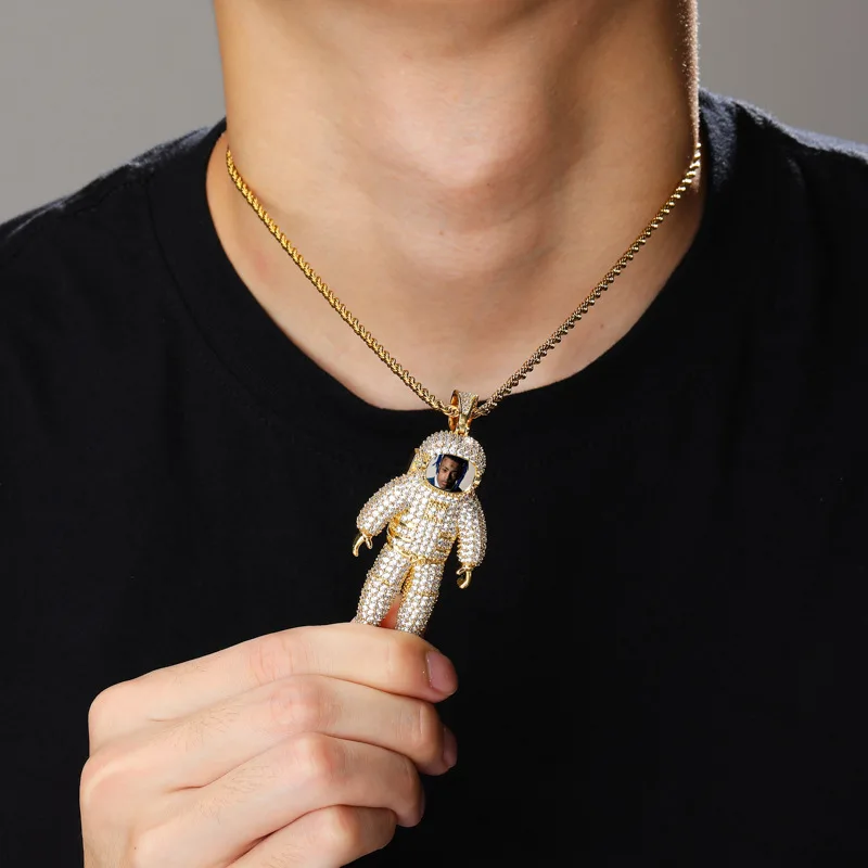 Hip Hop Full AAA CZ Stone Bling Iced Out Astronaut Custom Photo Frame Memory Medallions Pendants Necklace for Men Rapper Jewelry