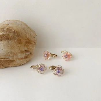

korean Purple pink No ear pierced ear clip flower ear bone clip clip on earrings for woman Aesthetic jewelry ear cuff