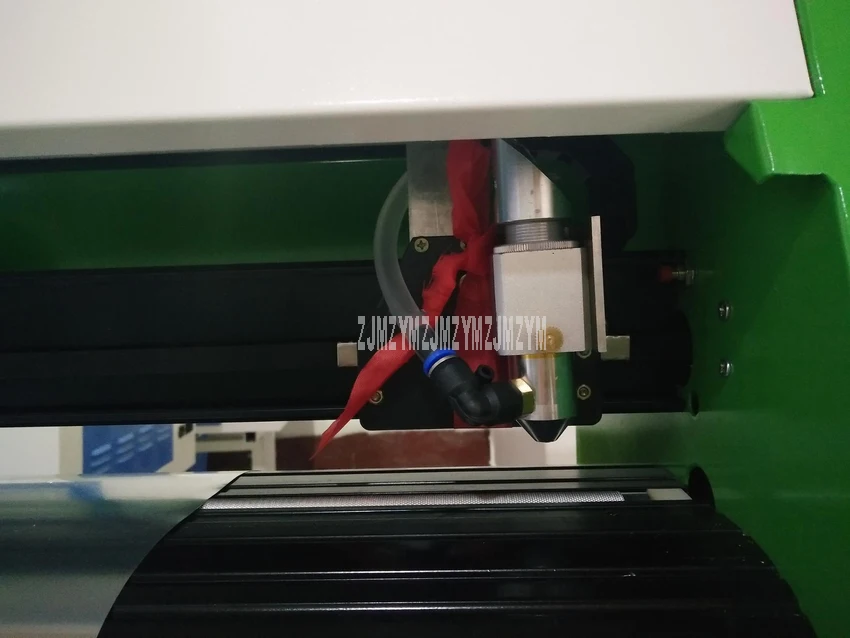 70cm Width Label Laser Cutting Plotter Automatic Self-adhesive Sticker Paper Vinyl Label Contour Cutting Machine DK-P960