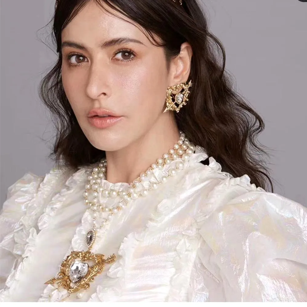 

Vintage Royal Style Alloy Crystal Heart Stud Earrings For Women Fashion Jewelry Boutique Lady's Collection Earrings Accessories