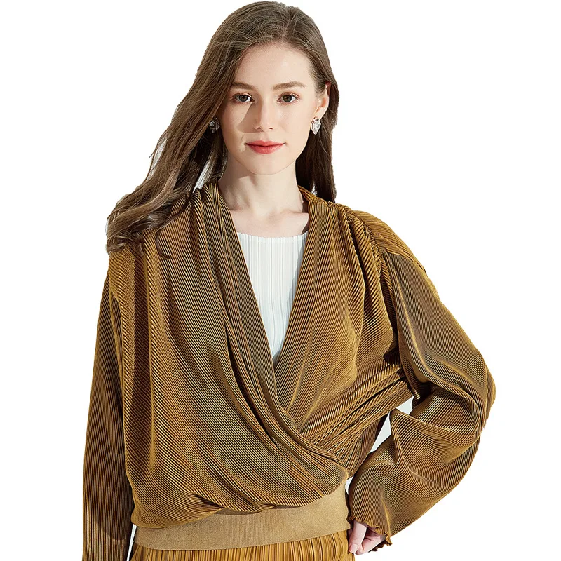 Плюс размер футболка женская осень v-образным вырезом с длинным рукавом стрейч свободные Miyake плиссированные все-совпадающие Топы для женщин 45-70 кг