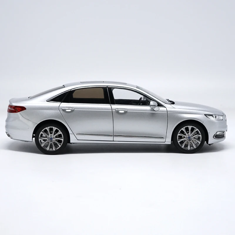 1:18 тщательная модель автомобиля FORD 2015 TAURUS из сплава статические металлические