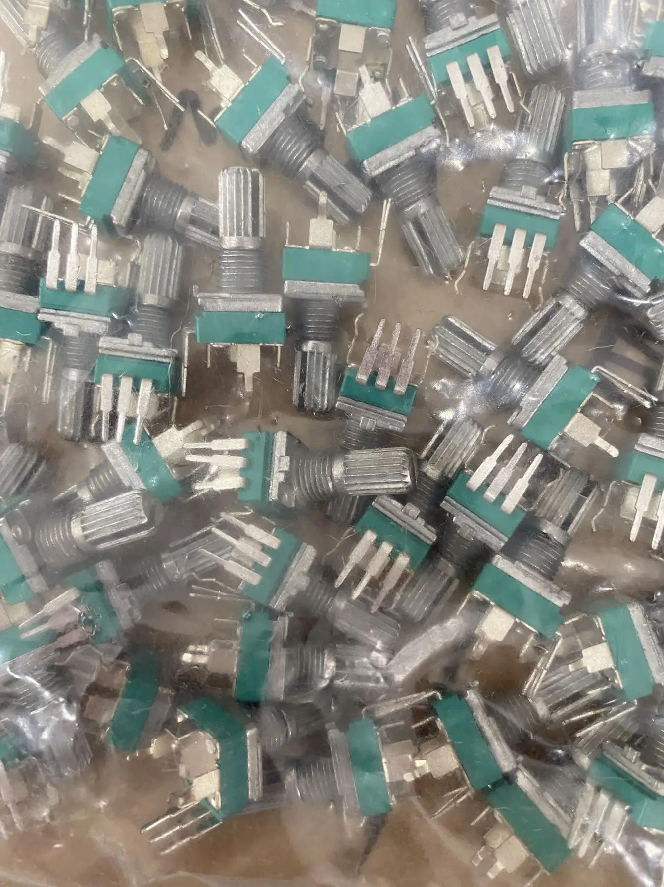 

500 pcs precision adjustable potentiometer RK097N 097 Vertical clubfoot Single A10K 10KA handle15MM