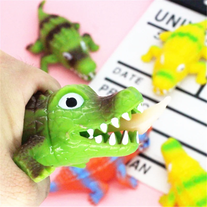 Realistic decompression squeezing music toy tidy funny simulation vomiting crocodile squeaking music venting decompression toy 3