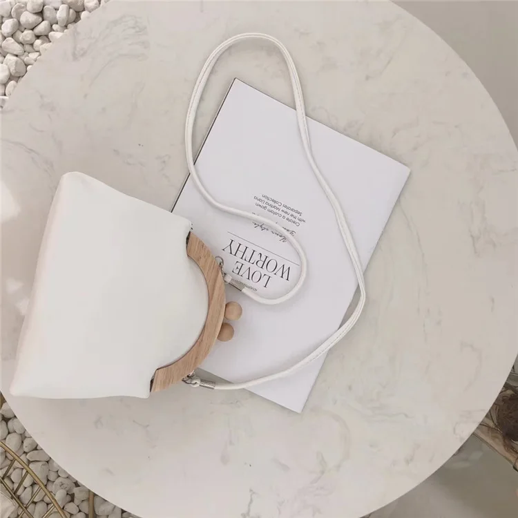 white Мини-сумка на застежках из искусственной кожи, женская сумка на плечо, модная деревянная ручка, ручная челка, Женские однотонные сумки через плечо, случайные женские сумочки, Новинка - Цвет: white
