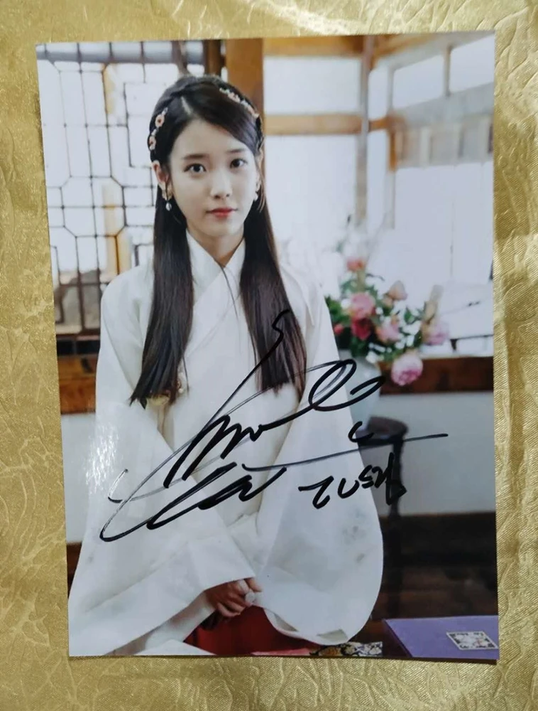 IU  月之恋人 步步惊心 签名照 0402202004