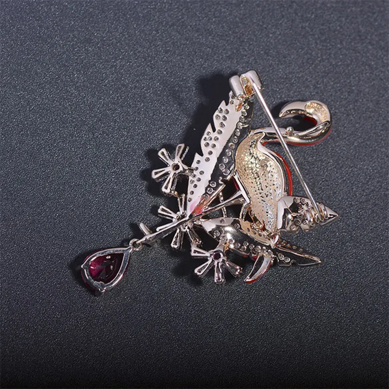 New Arrival Flamingo Pin Metal Lapel Brooch Creative Animal Shape Badge Women Clothing Jacket Supplies Accessories