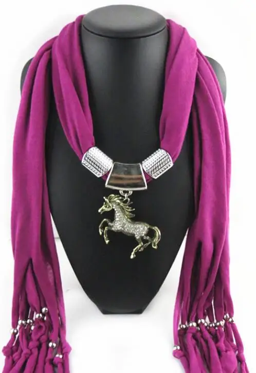 

2021 Autumn And Winter Fashion Horse Pendant Scarf Necklace For Women New Neckerchief Scarves Jewelry