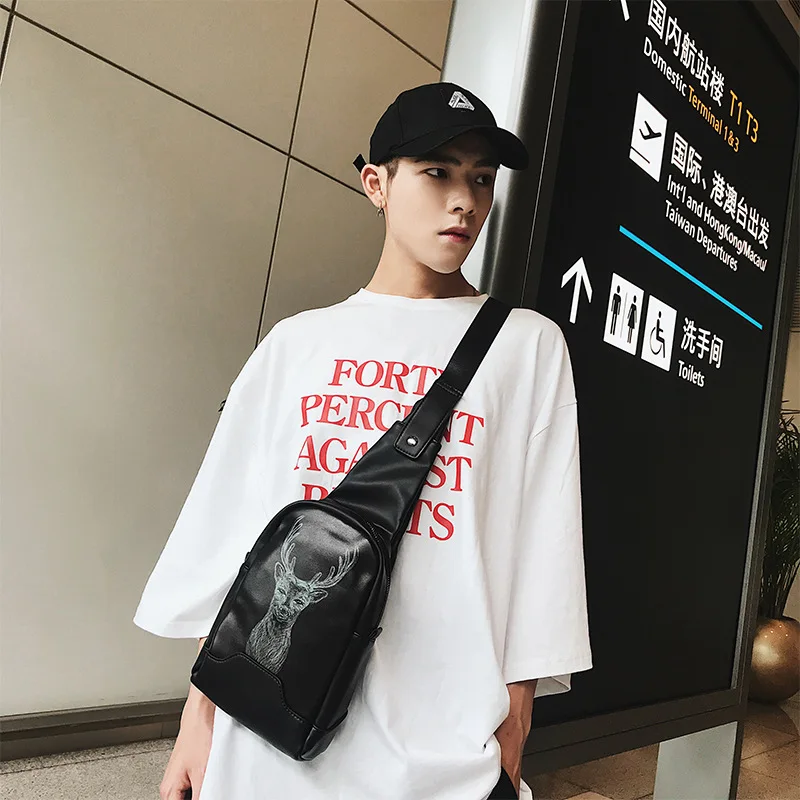 

The new Korean version of the young baby boobs deer pattern chest bags fashion in the streets