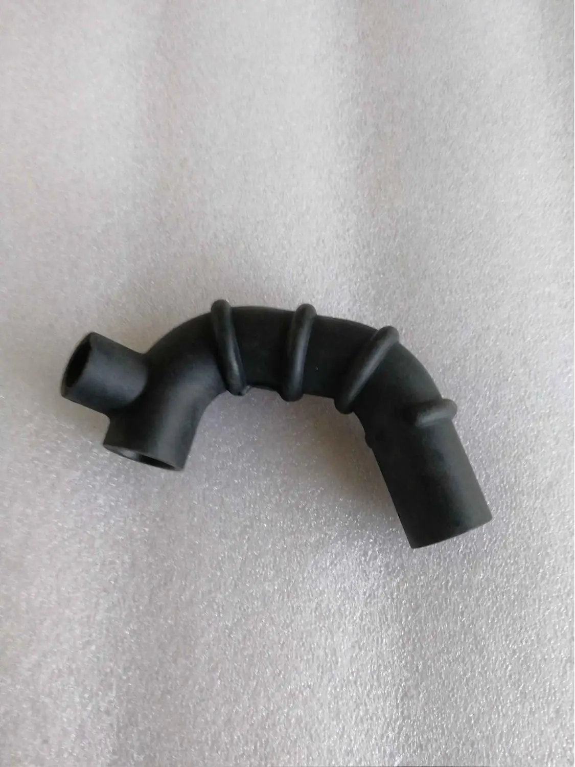Саперный шланг картера двигателя для MERCEDES BENZ 190 (W201) [1982-1993] OEM:1020941987 102 094 19 87 |
