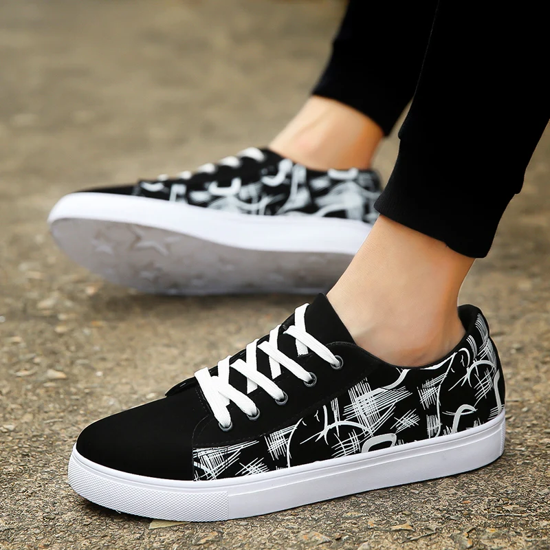 

New Spring Autumn Cloth Shoes Men Fashion Low top Black Spell Color Men Shoes Comfort Light Lace up Sneakers Casual Shoes