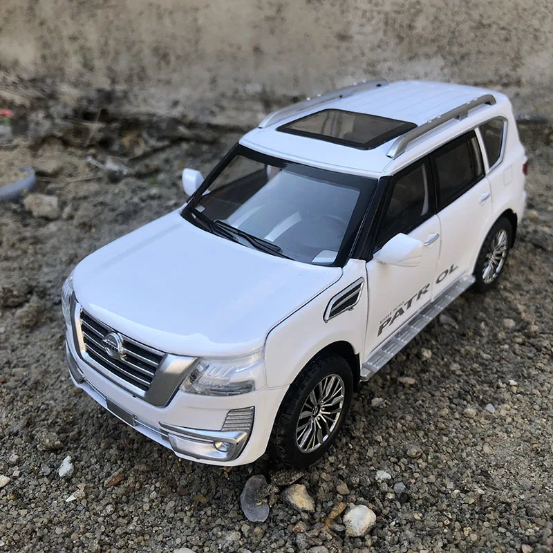 1/32 Nisssan Patrol Y62 Diecast Alloy Car Model Metal SUV Off-road Vehicle With Travel Rack Light Pull Back Toy For Children | Игрушки и
