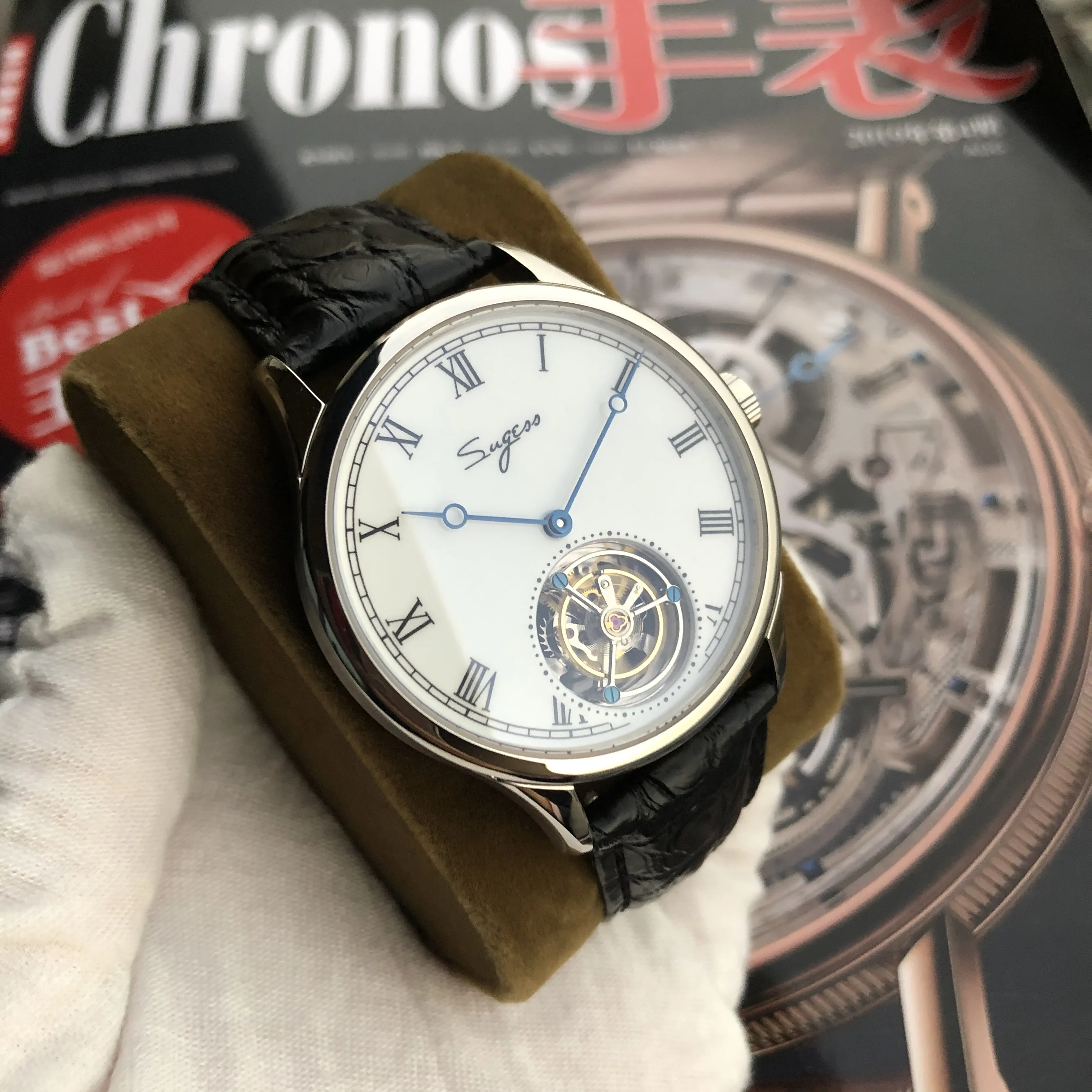CGアート 水晶玉の中のトゥールビヨン