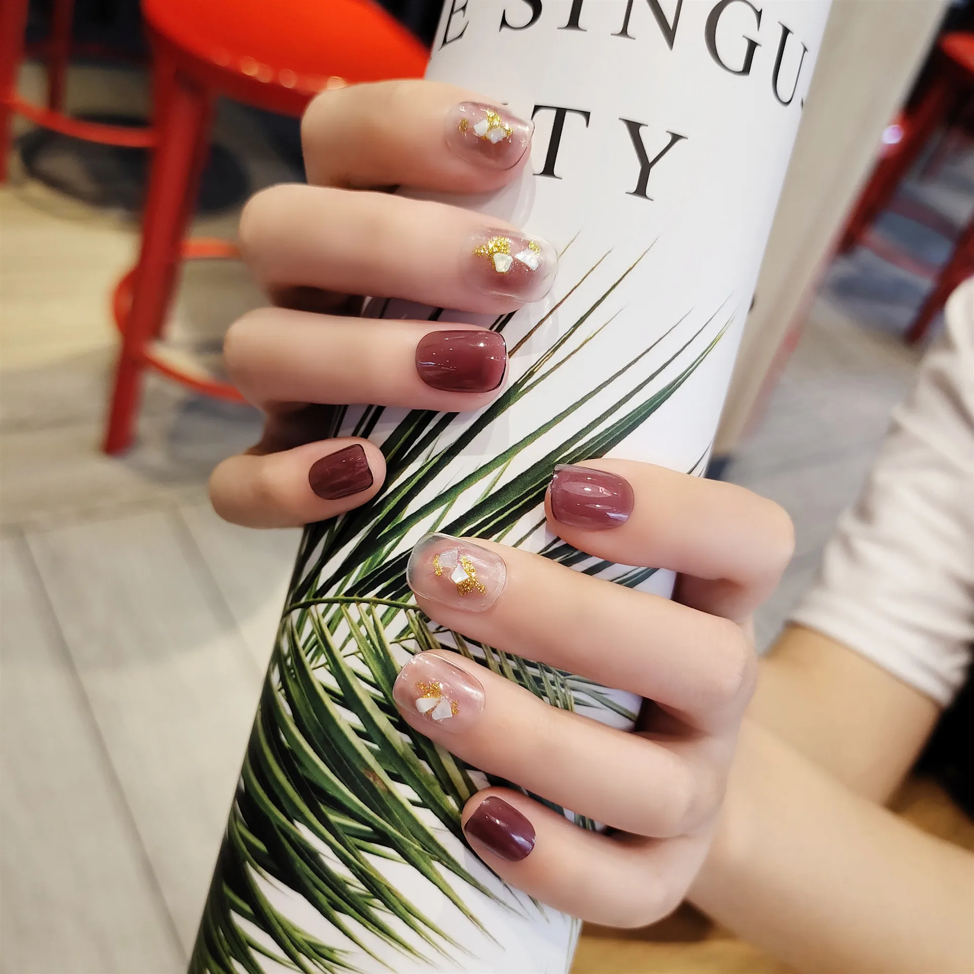 

24pcs Grape Purple Transparent Jump Color Ovel Fake Nails Golden Glass Shard Design Wearing Press On Nail Tips student Nail Art