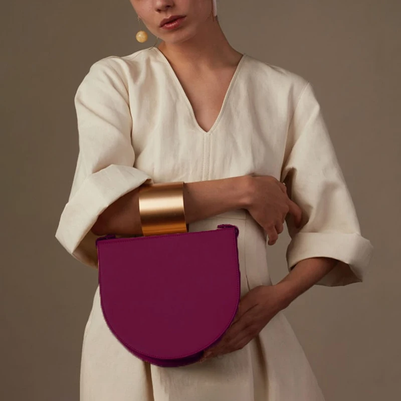 Металлическое кольцо седельная сумка Для женщин, дизайн, простой, ПУ кожа, однотонный цвет, в форме полумесяца широкий плечевой ремень через плечо сумка женская мода