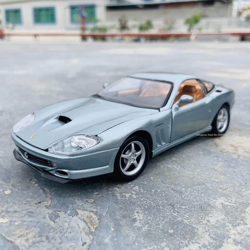 

Bburago 1:24 Ferrari 550 MARANELLO manufacturer authorized simulation alloy car model crafts decoration collection tools