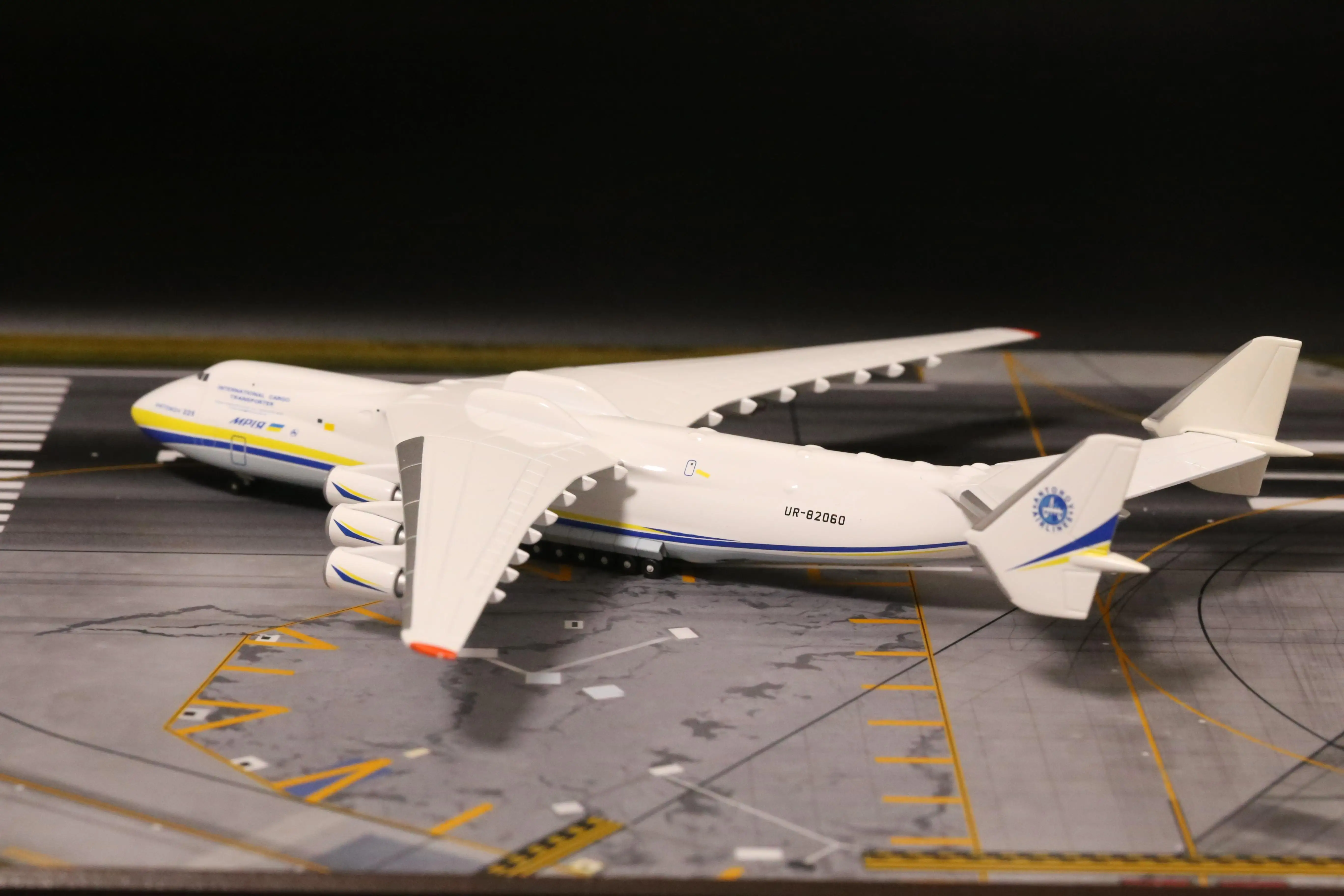 Эрпа Антонов Airlines AN-225 Mriya 1/400 литье под давлением модель самолета