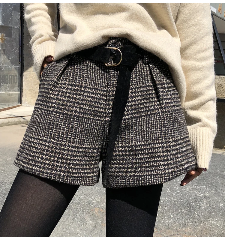 New Autumn Winter Wool High Waisted Shorts for Women Korean Plaid Wide Leg Shorts Femme Casual Loose Boots Womens Shorts