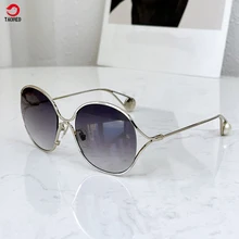 

2022 Italy Luxury Brand Women's Sunglasses with Pearl Decor Elegant Butterfly Eyewear Designer Vintage Female Sun Glasses
