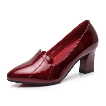 

2019 spring and autumn new patent leather ladies single shoes leather with shallow mouth thick with bright leather women's shoes