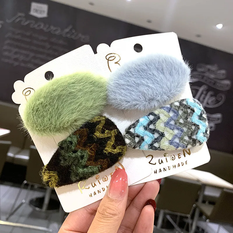 2pcs/set New Hot Winter Plush Hairgrips Rainbow Color Faux Fur Hair Clips Girls Barrettes Fashion Kids Hairpins Hair Accessories
