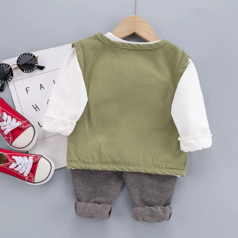 Рисунок 2 - Осенняя одежда для младенцев