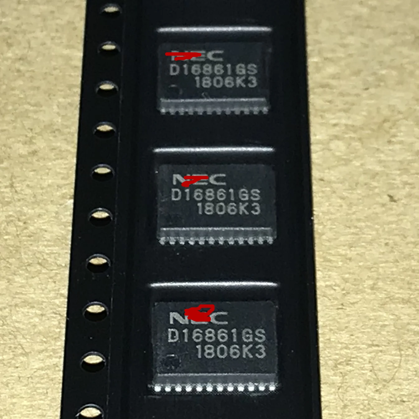 

D16861GS UPD16861GS Automotive Driver Chip