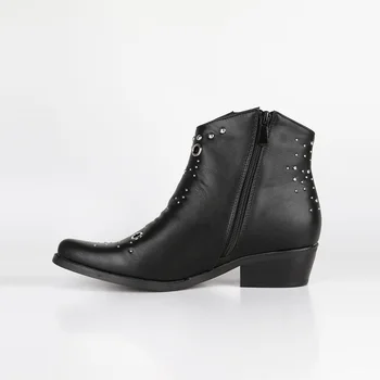

Ankle Boots Texan with studs and star