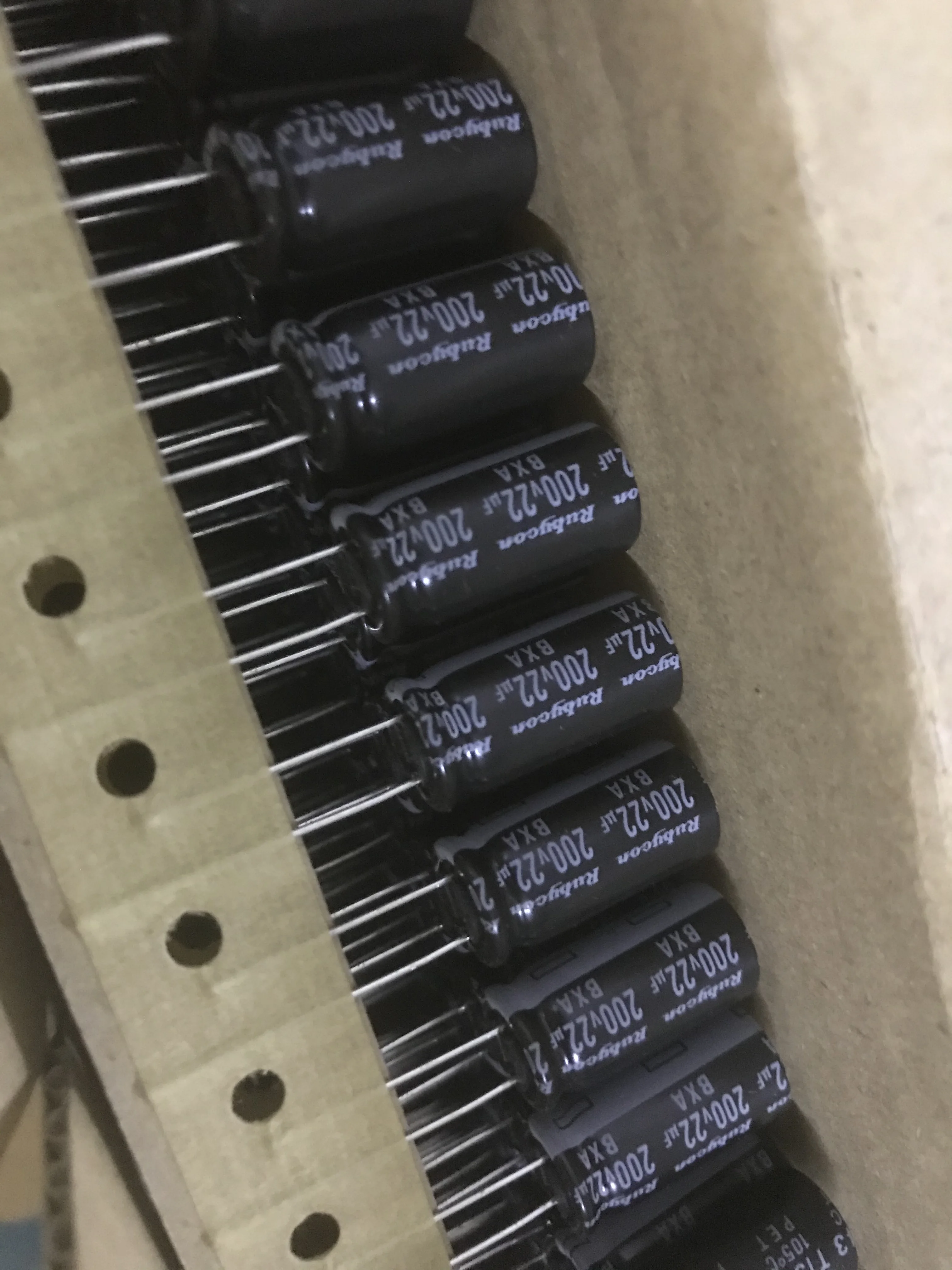 Электролитический конденсатор Rubycon BXA 105 в 22 мкФ 10x20 мм 200 ...