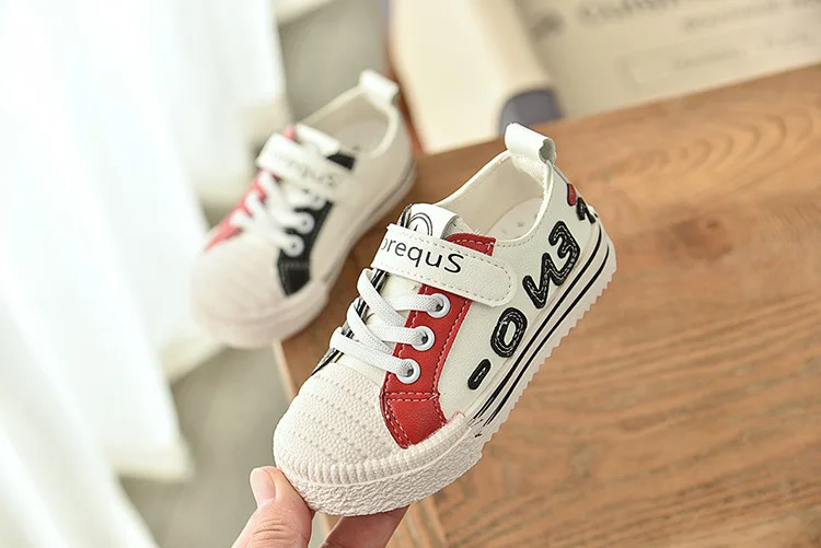 Children's shoes spring, summer and autumn new Korean version of the wild children's shoes for boys and girls white shoes