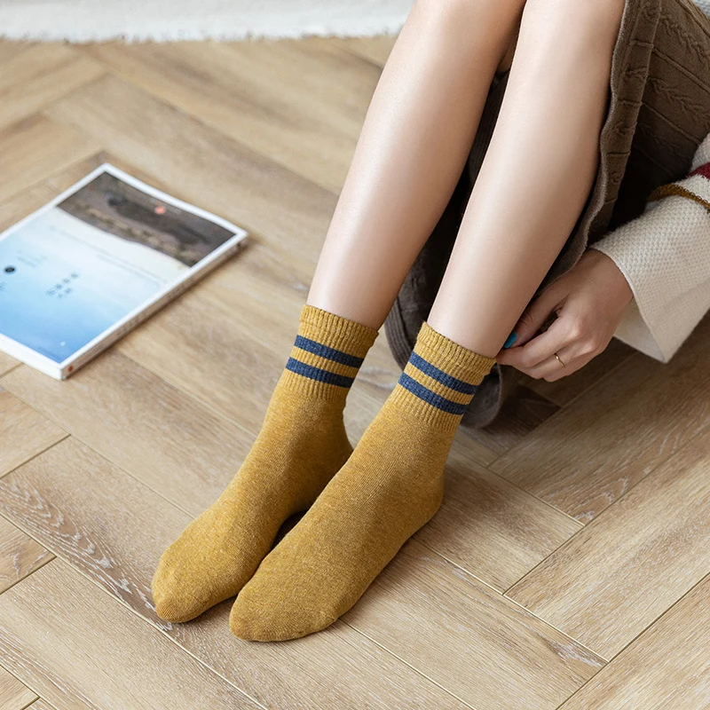 CARTELO Pure Color Stripe Design Women's Socks New Classic Casual Sport Middle Tube Socks Soft Breathable Cotton for 4 Season