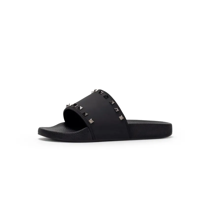 

New Rivet Woman Shoe Designer Slides High Quality PVC Travel Slippers Elegant Beach Sandals Soft Comfortable Open Toe Flip Flops