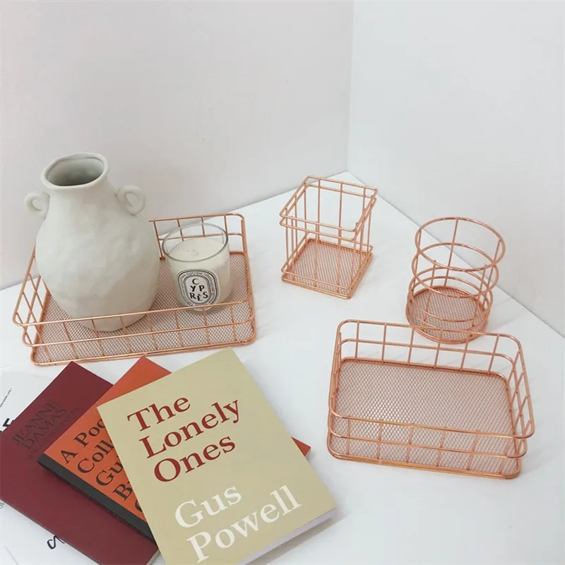 JITEM Corbeille Panier à Linge Moderne en Fil métallique doré avec poignée, Panier de Rangement Nordique de Luxe en Fer forgé pour vêtements Sales pour Chambre à Coucher Buanderie
