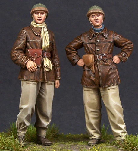

1/35 Resin Model Building Kit Figure French tankers 2 figures
