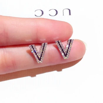 Ins Hot Sale Design Letter V Exquisite Shining Crystal CZ Earring for Women AAA Cubic Zirconia Stud Earrings Accessories Pendant