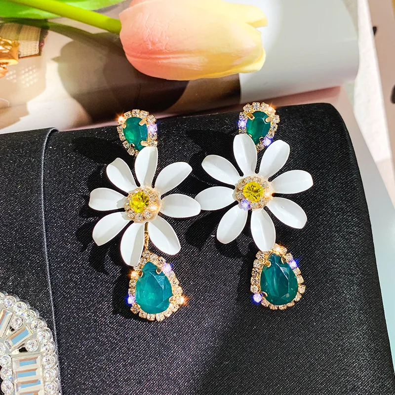

DREJEW Green Rhinestone Zircon White Flower Statement Earrings Fashion Long Alloy Drop Earrings for Women Wedding
