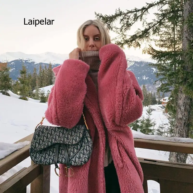 Женское длинное пальто из искусственной овечьей шерсти, розовое пальто большого размера из искусственной овечьей шерсти, зима 2020 женское короткое пальто из овечьей шерсти с большими лацканами и вышитыми буквами